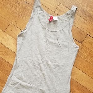 Divided gray tank top